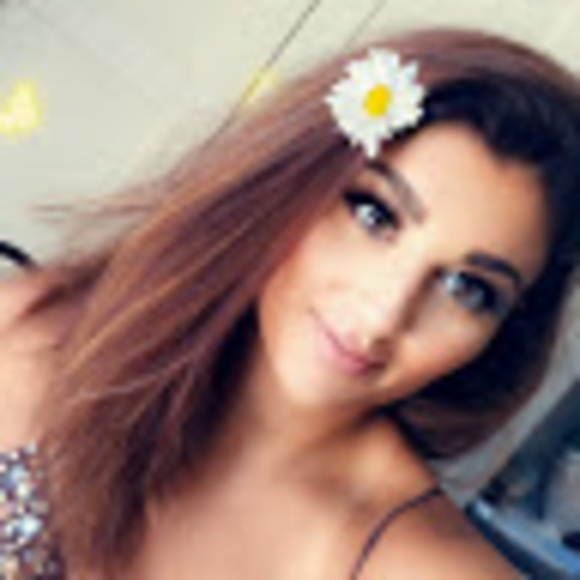 Meet your Posher, Angelica - Picture 1 of 1